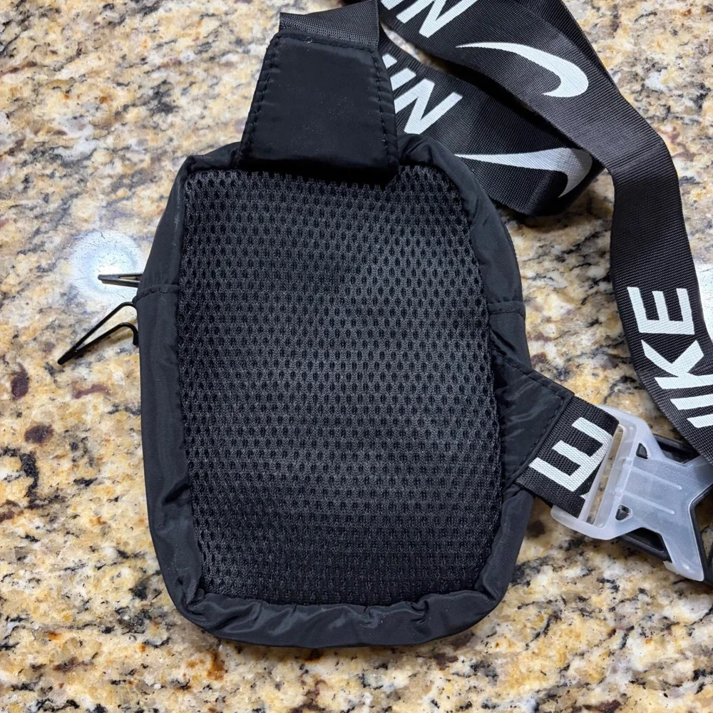 Nike Heritage Small Items Crossbody Bag Black Logo Strap v